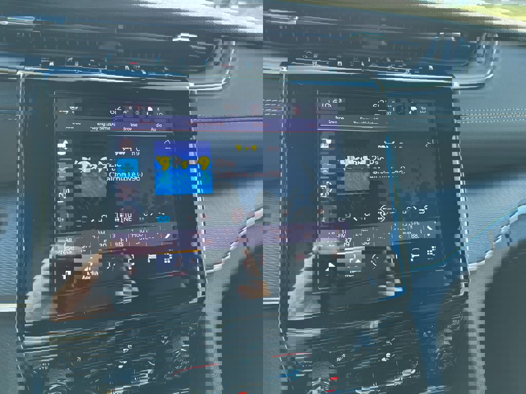 New 2025 Jeep Grand Cherokee L Altitude image 16