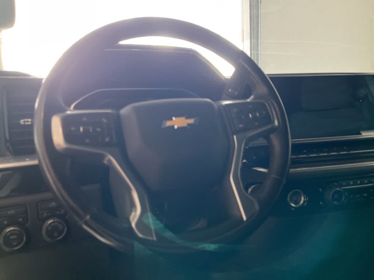 Used 2022 Chevrolet Silverado 1500 LT AWD/4WD image 14
