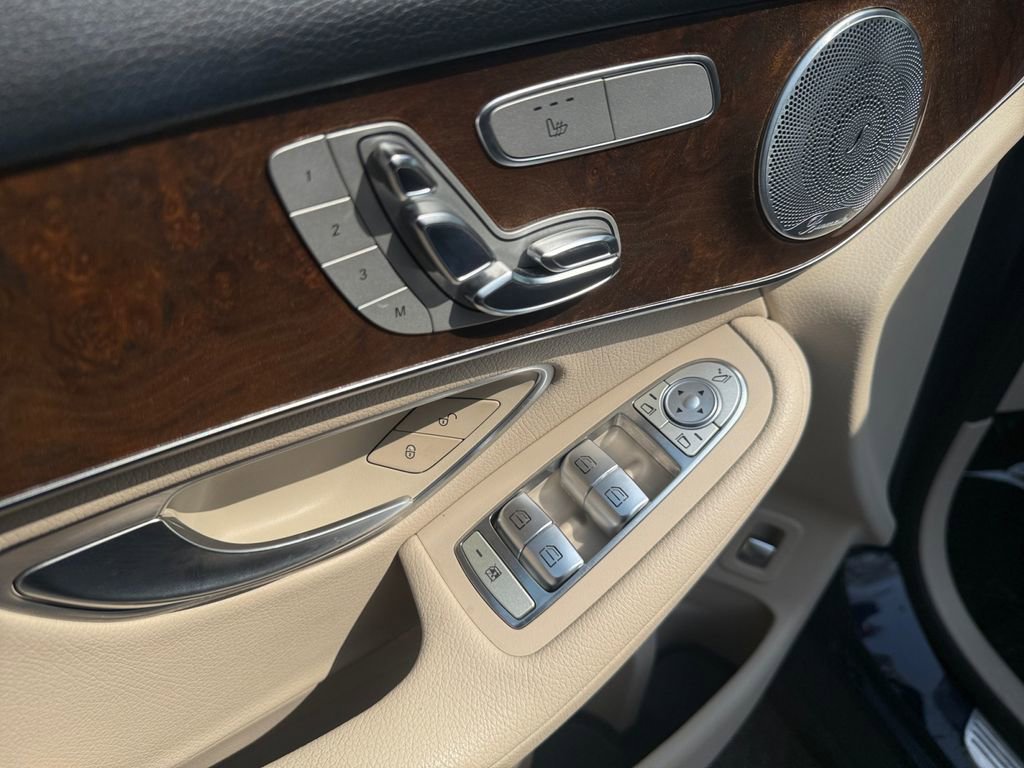 Used 2018 Mercedes-Benz GLC 300 4MATIC image 9