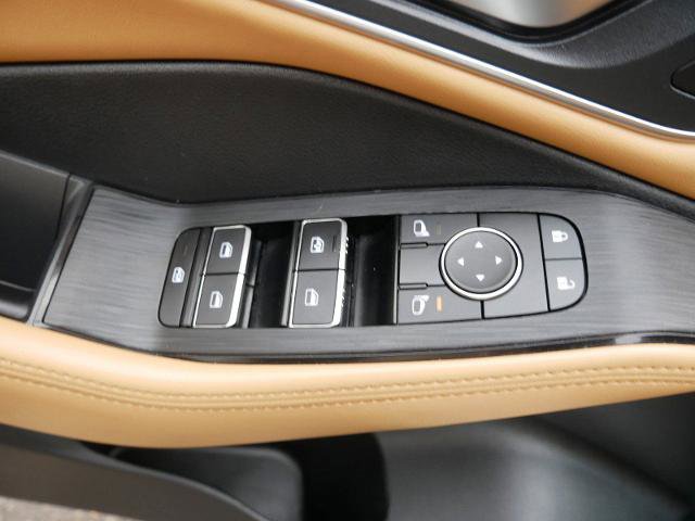 Certified 2023 Nissan Rogue Platinum AWD/4WD image 17