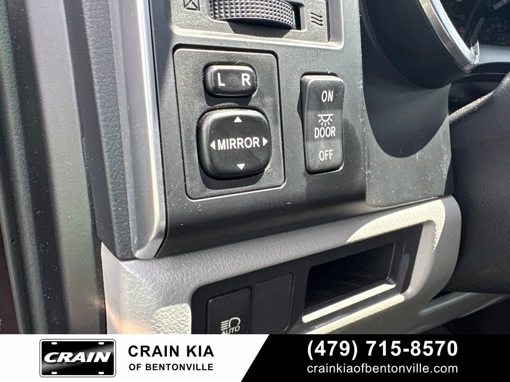 Used 2018 Toyota Sequoia SR5 AWD/4WD image 13
