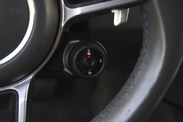 Used 2022 Porsche Cayenne Platinum Edition image 10