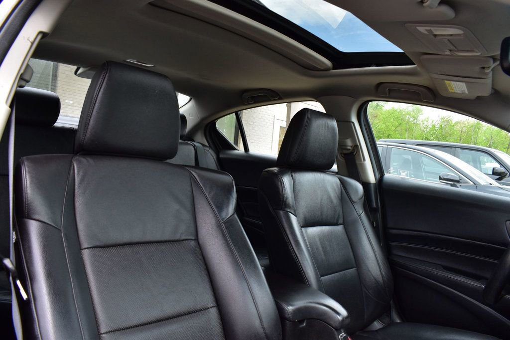 Used 2013 Acura ILX w/ Technology Package FWD image 17