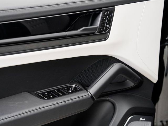 New 2026 Porsche Cayenne GTS image 8