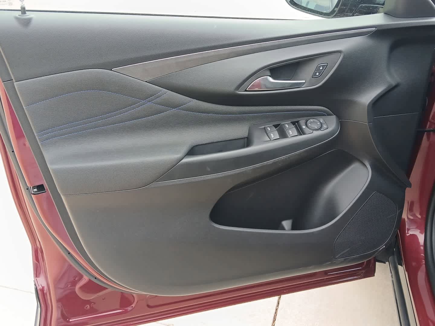 Used 2025 Buick Envista Sport Touring FWD image 16