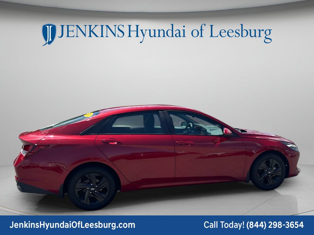 Certified 2023 Hyundai Elantra SEL w/ Preferred Accessory Package FWD image 4