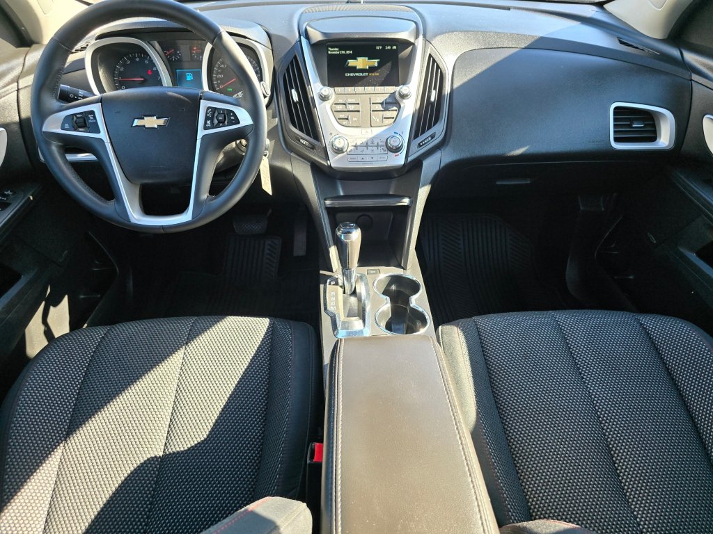 Used 2017 Chevrolet Equinox LT w/ Convenience Package AWD/4WD image 2