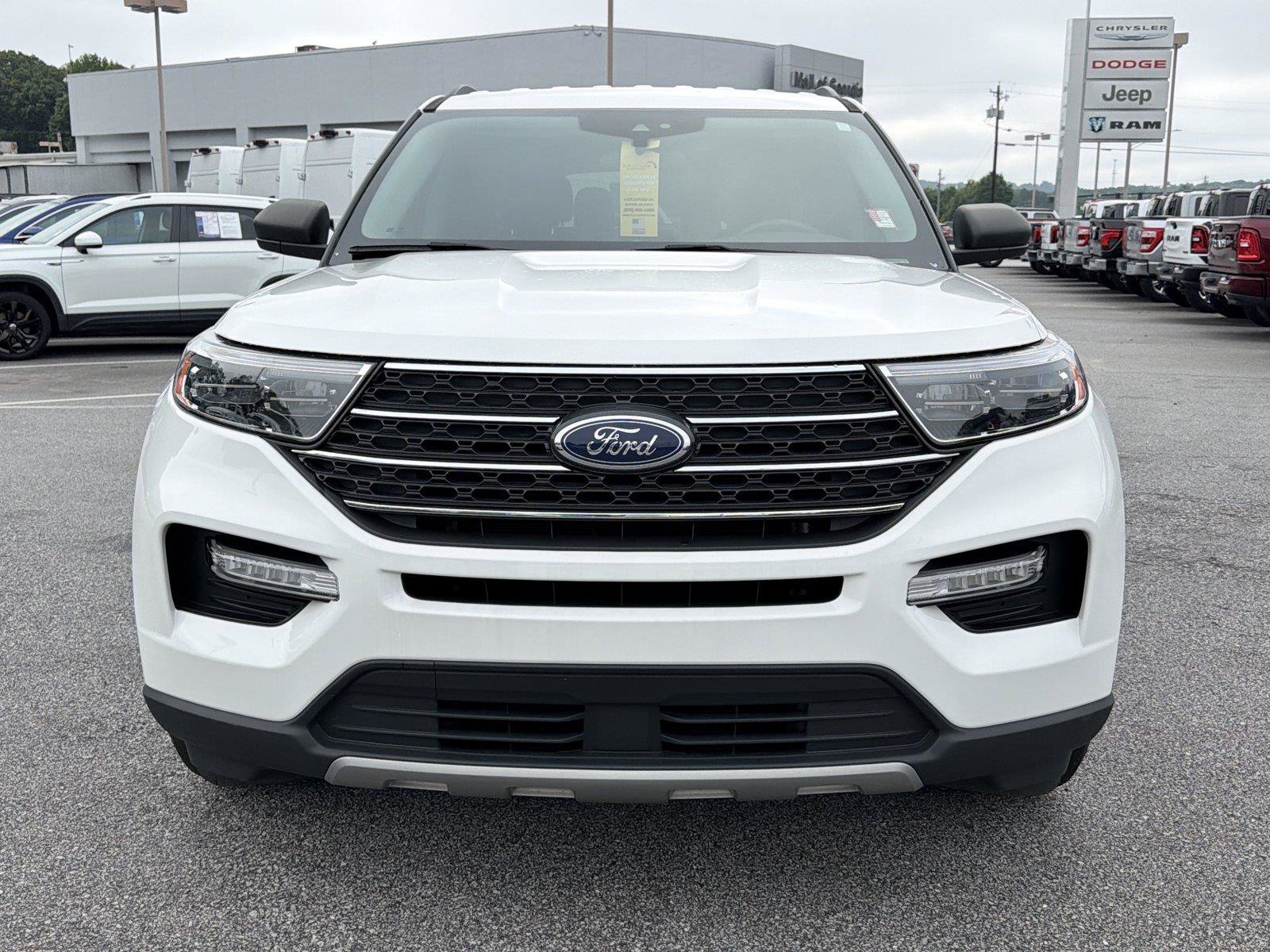 Used 2023 Ford Explorer XLT w/ Equipment Group 202A RWD image 3