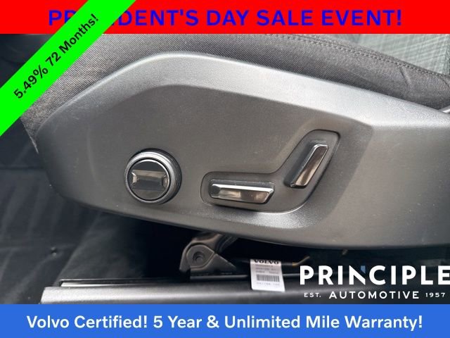 Certified 2022 Volvo XC60 B5 Momentum image 30