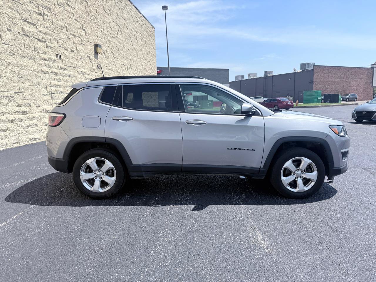 Used 2018 Jeep Compass Latitude w/ Popular Equipment Group AWD/4WD image 6