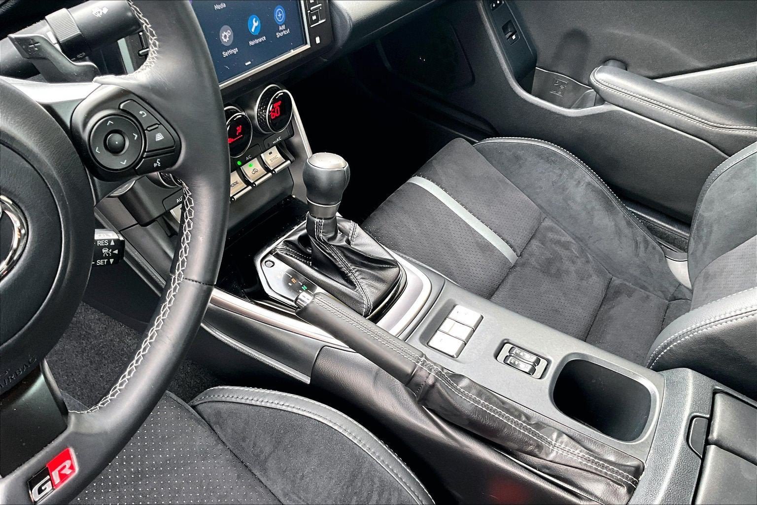 Used 2025 Toyota GR86 Premium w/ Performance Package RWD image 16