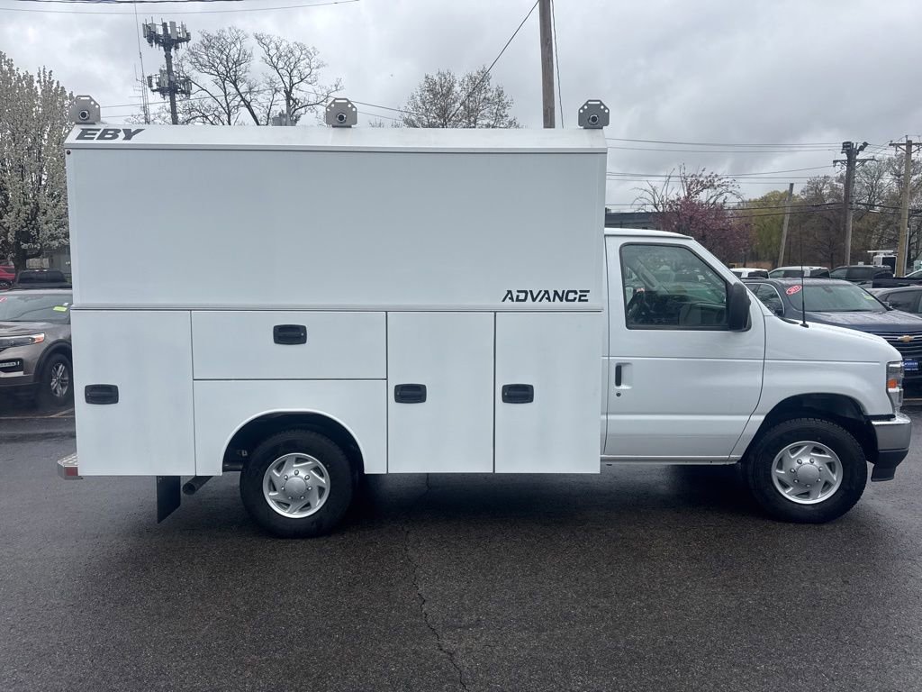 New 2026 Ford E-350 and Econoline 350 Super Duty w/ Power Equipment Group RWD image 4