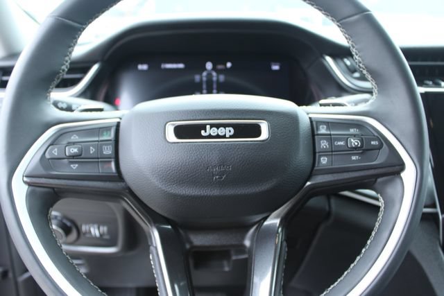 Used 2023 Jeep Grand Cherokee L Laredo w/ Luxury Tech Group I RWD image 20