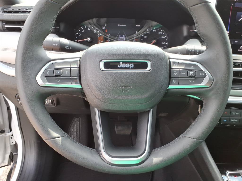 Used 2025 Jeep Compass Limited AWD/4WD image 23