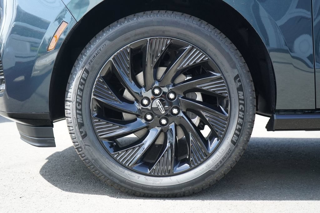 New 2026 Lincoln Navigator Reserve w/ Jet Appearance Package AWD/4WD image 34