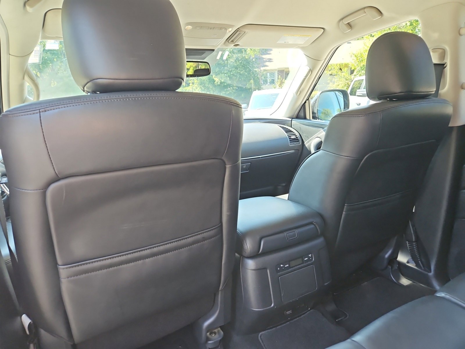 Used 2024 Nissan Armada SV image 21