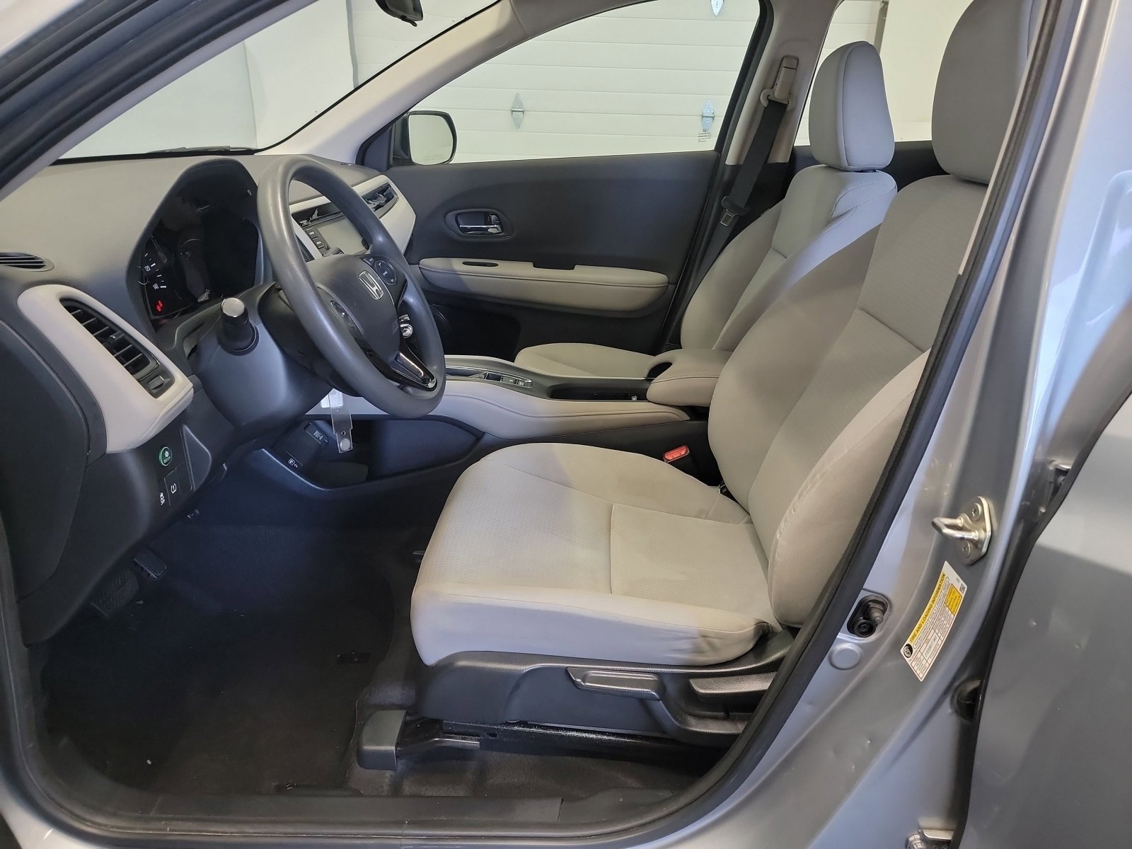 Used 2019 Honda HR-V LX image 12
