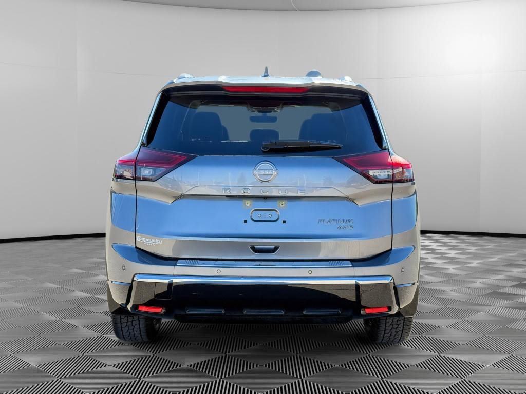 Used 2024 Nissan Rogue Platinum w/ Platinum Premium Package image 10