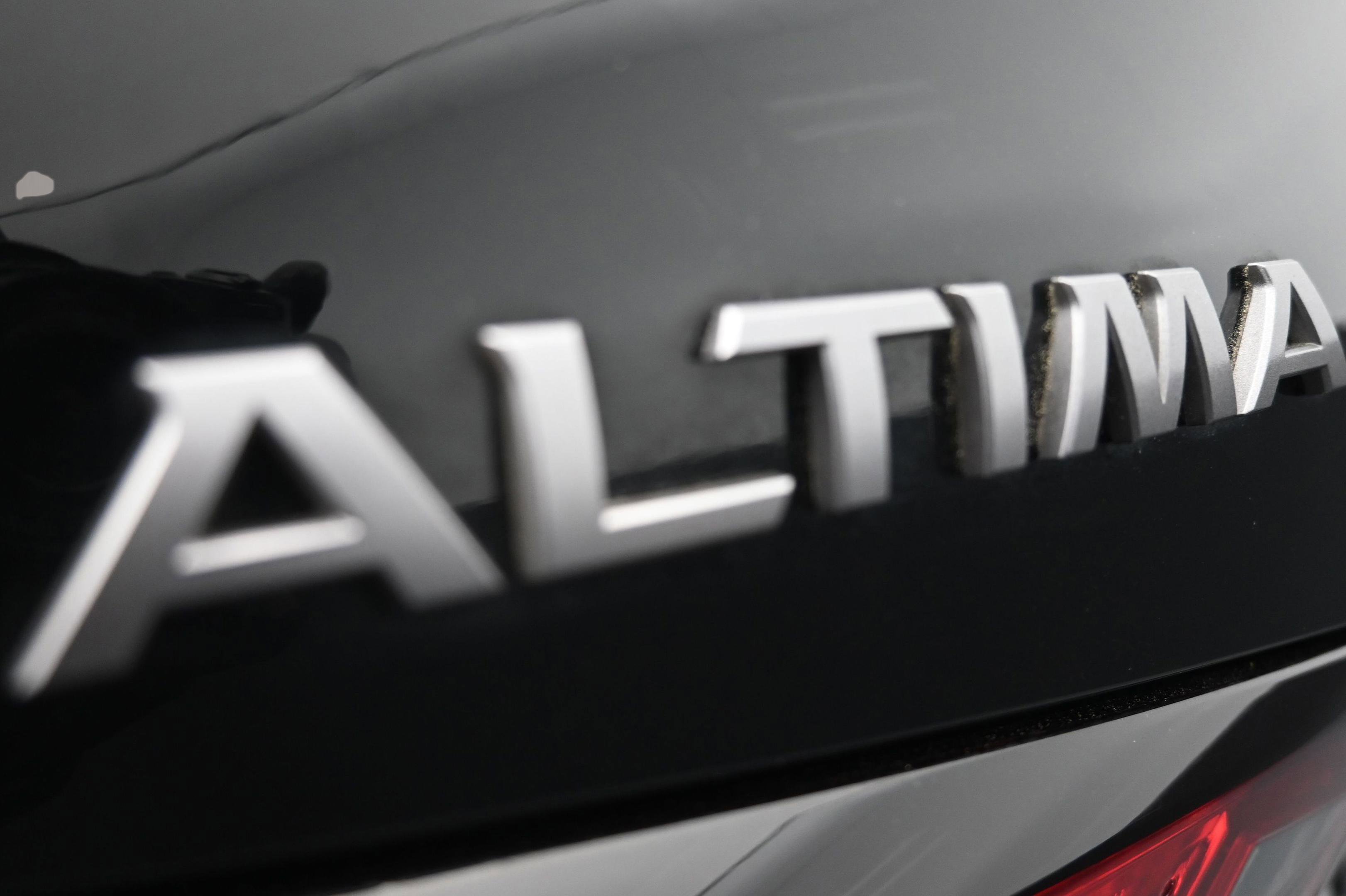 Used 2023 Nissan Altima 2.5 SR FWD image 29