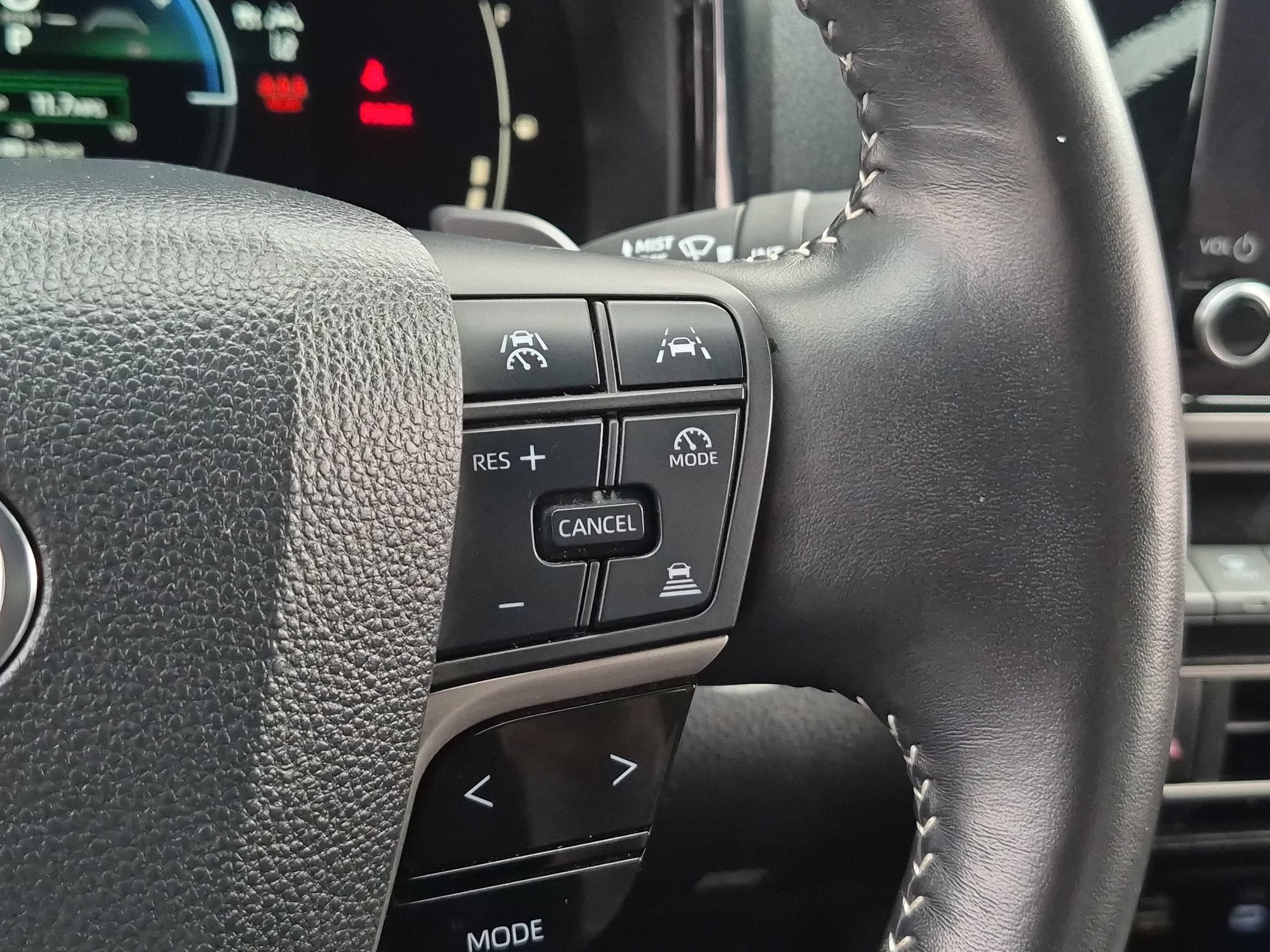 Used 2025 Toyota Camry SE FWD image 17