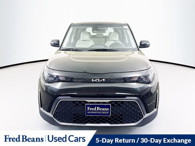 Used 2023 Kia Soul LX image 2