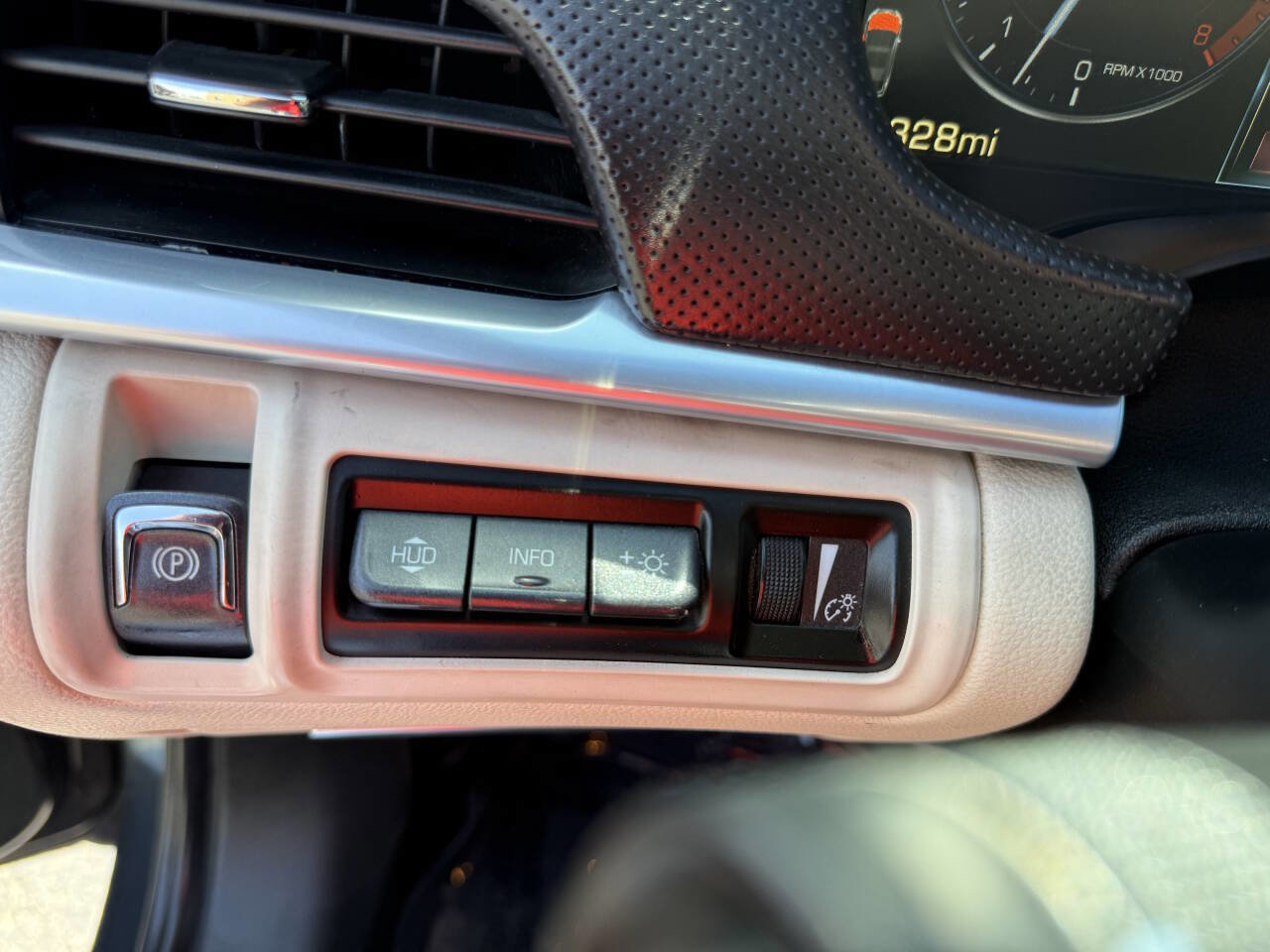 Used 2013 Cadillac XTS Platinum image 25