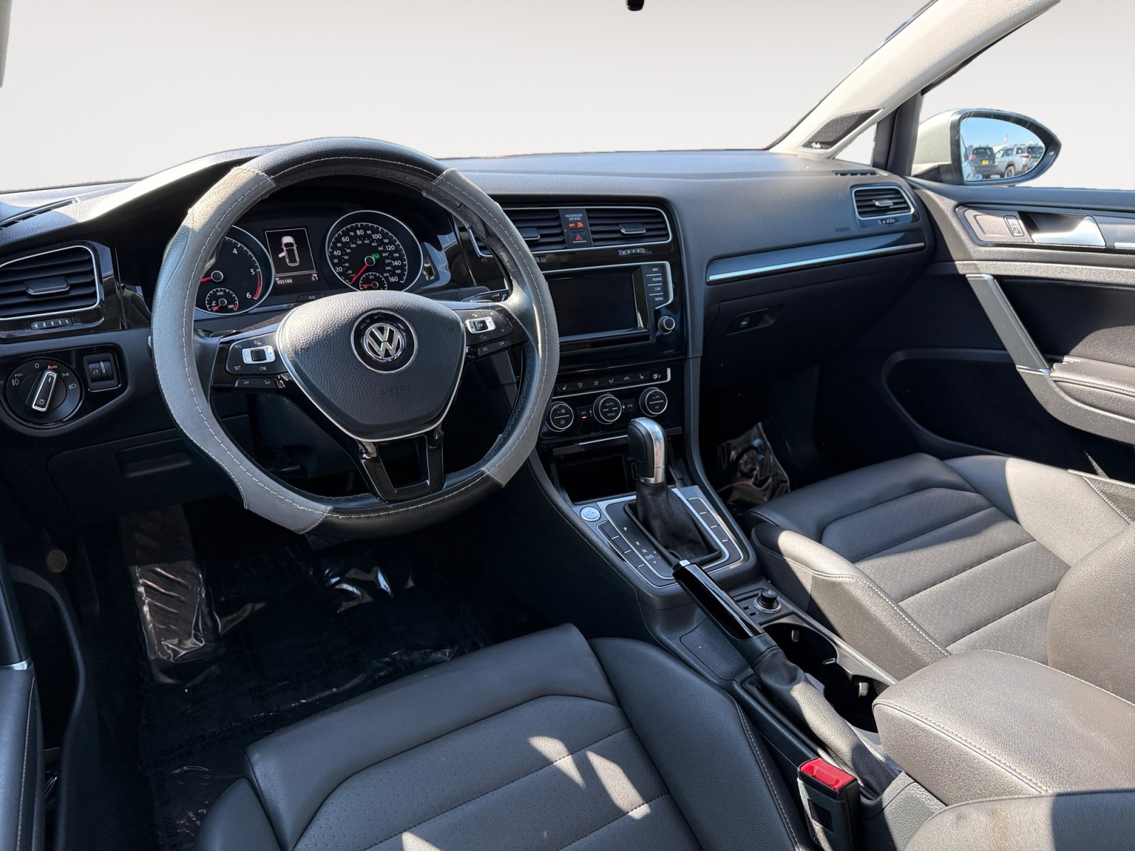 Used 2015 Volkswagen Golf TDI SEL w/ Lighting Package (SEL) image 15