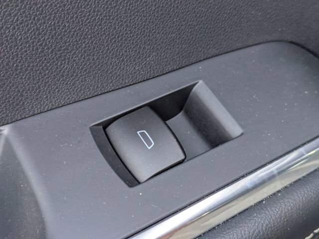 Used 2025 GMC Acadia Elevation image 28