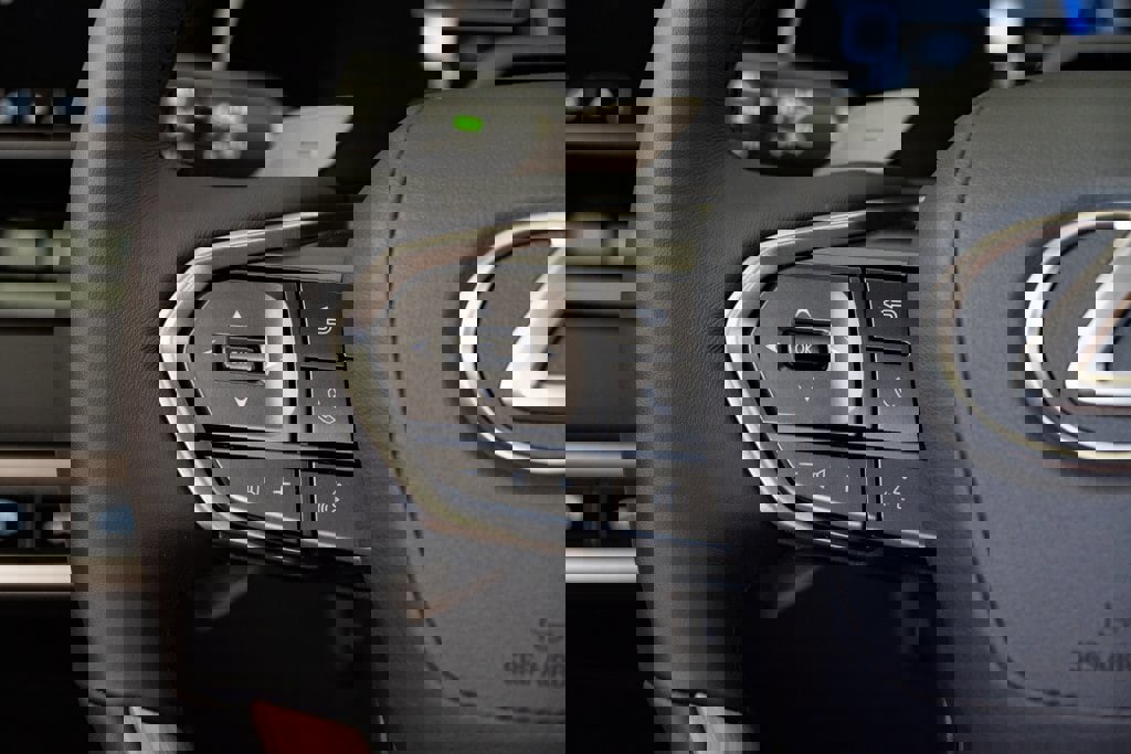 New 2026 Lexus RX 450h AWD image 18