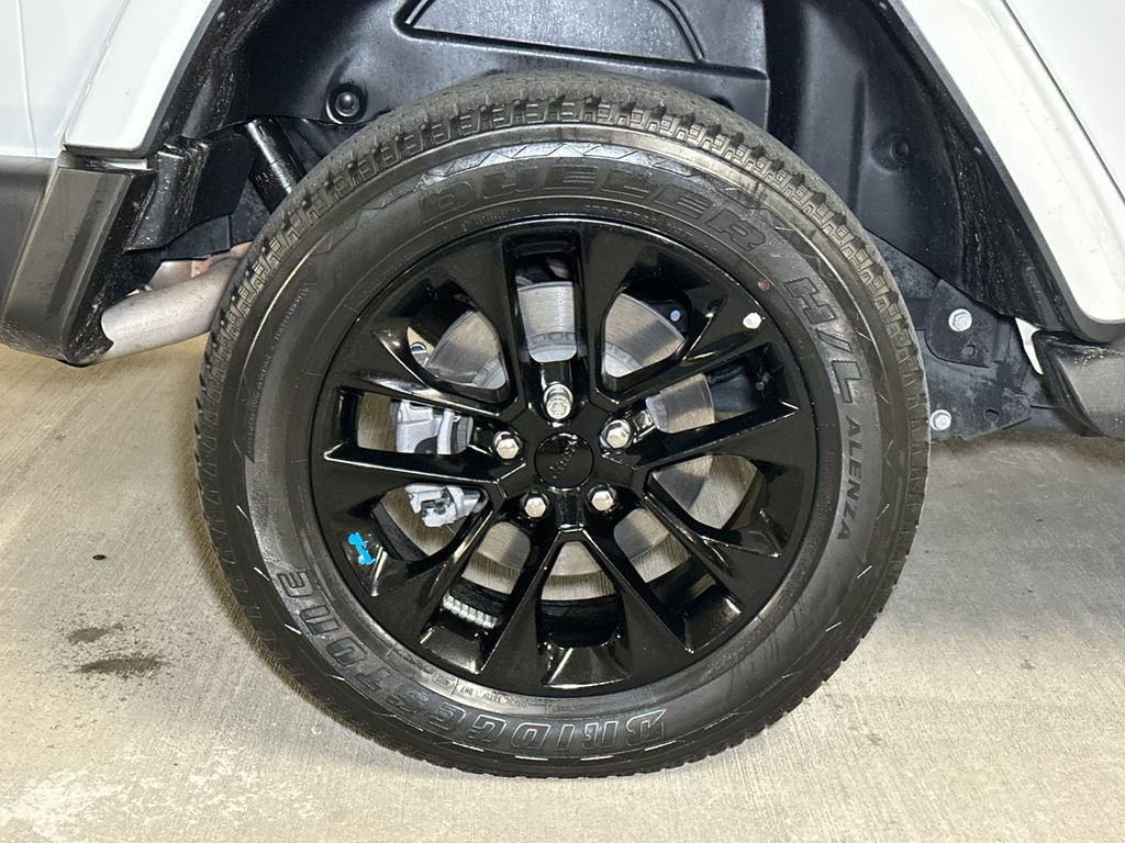 Used 2023 Jeep Wrangler Unlimited Sahara w/ Cold Weather Group image 8