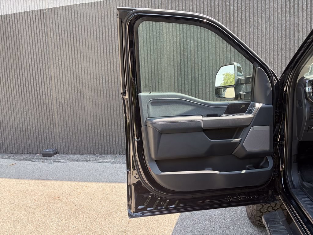 New 2026 Ford F250 Lariat w/ Black Appearance Package AWD/4WD image 21