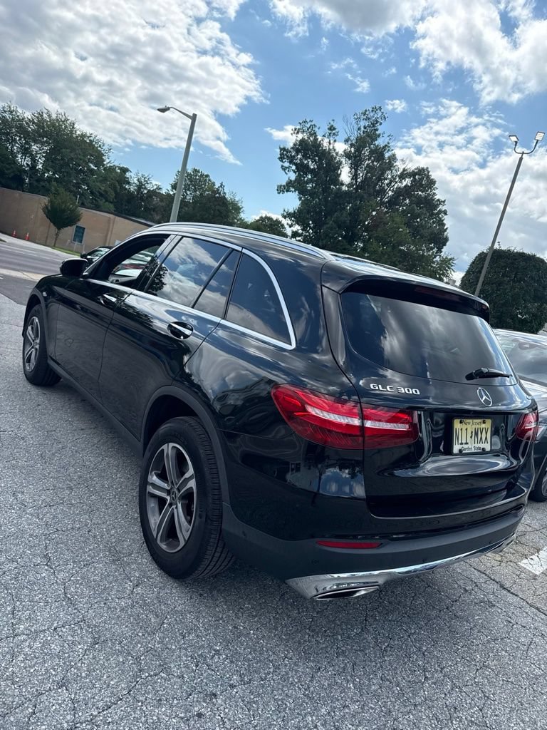 Used 2019 Mercedes-Benz GLC 300 4MATIC image 19