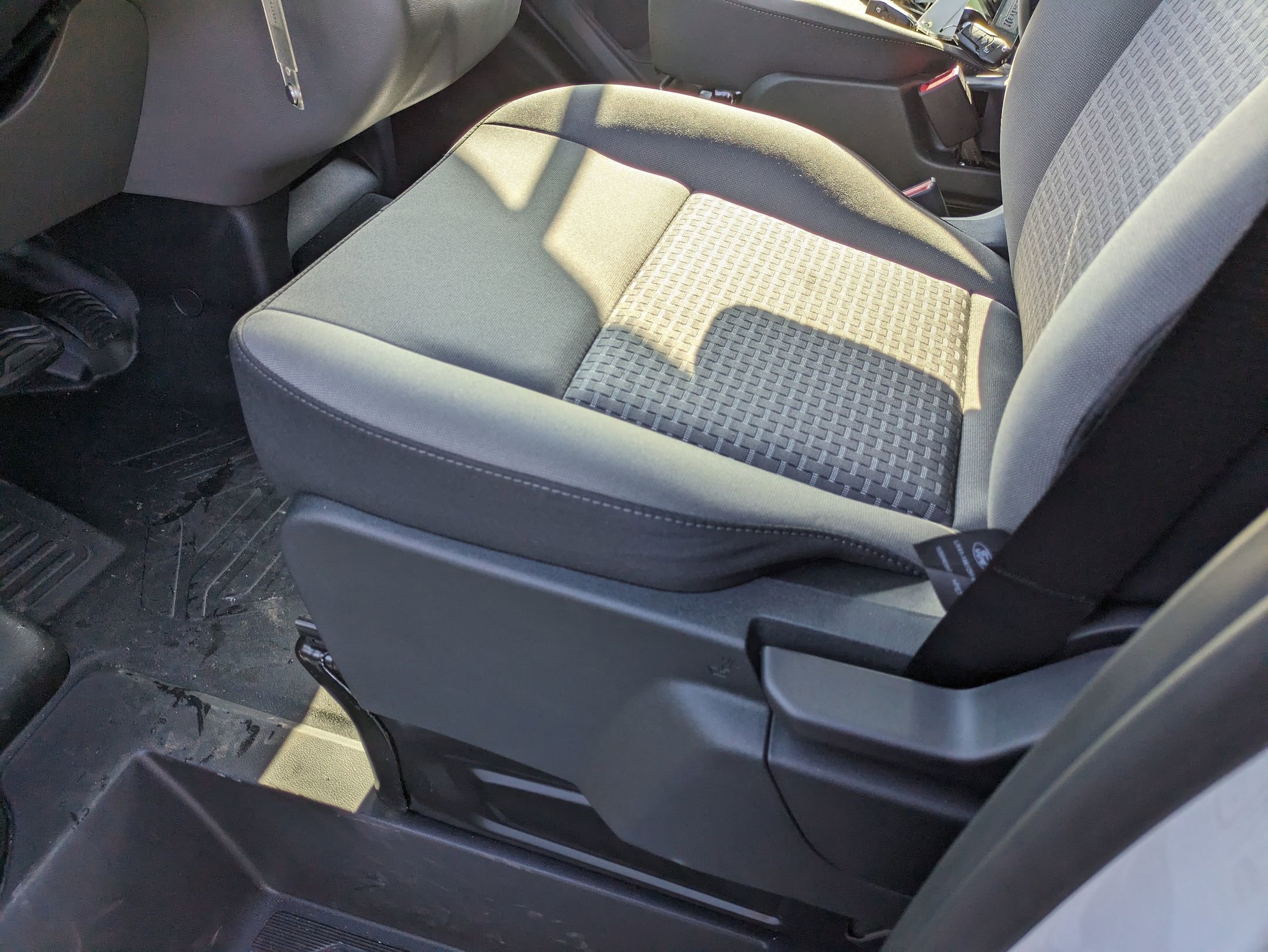 New 2025 Ford Transit 250 148 Medium Roof image 13