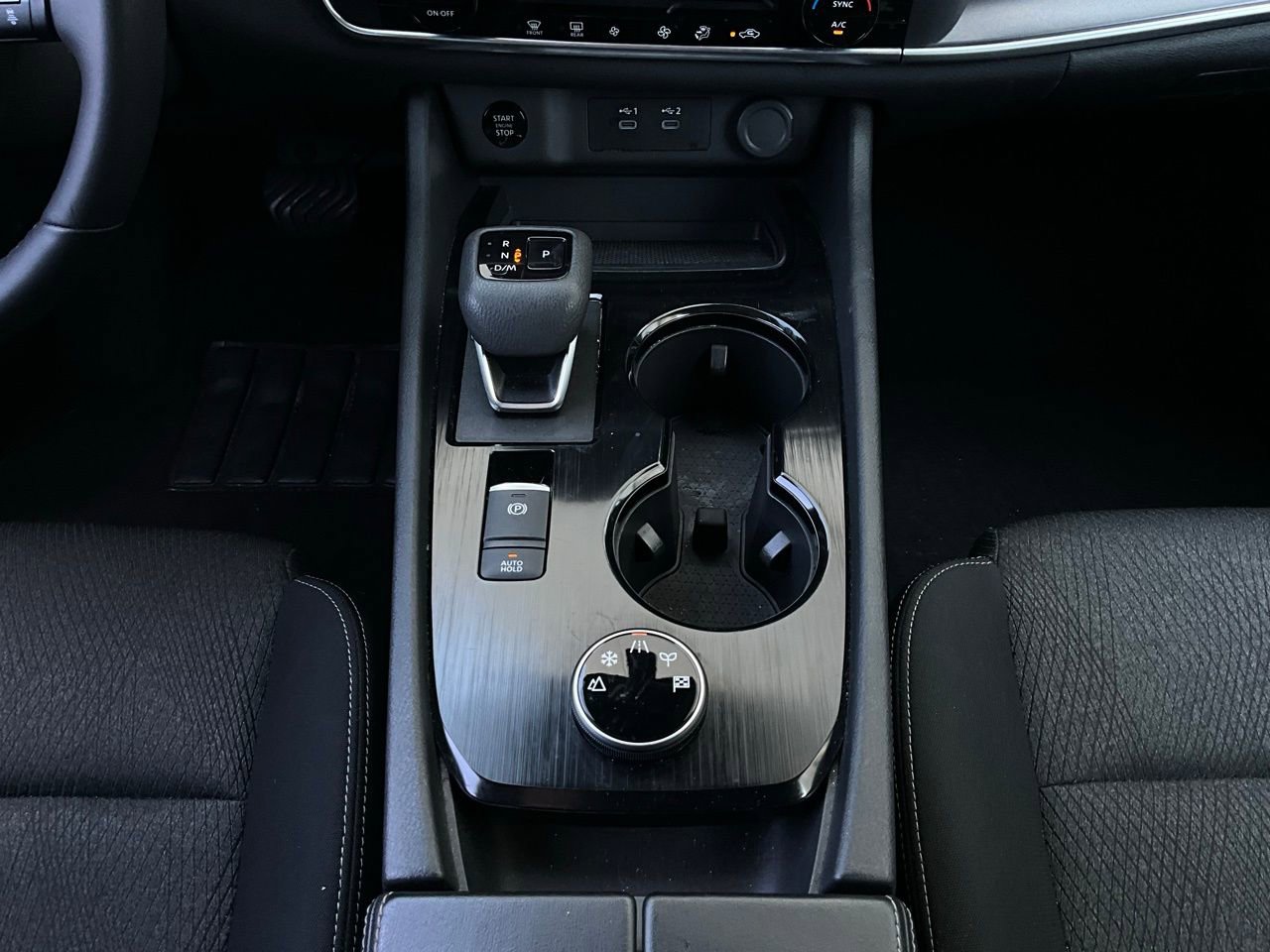 Used 2025 Nissan Rogue SV image 15