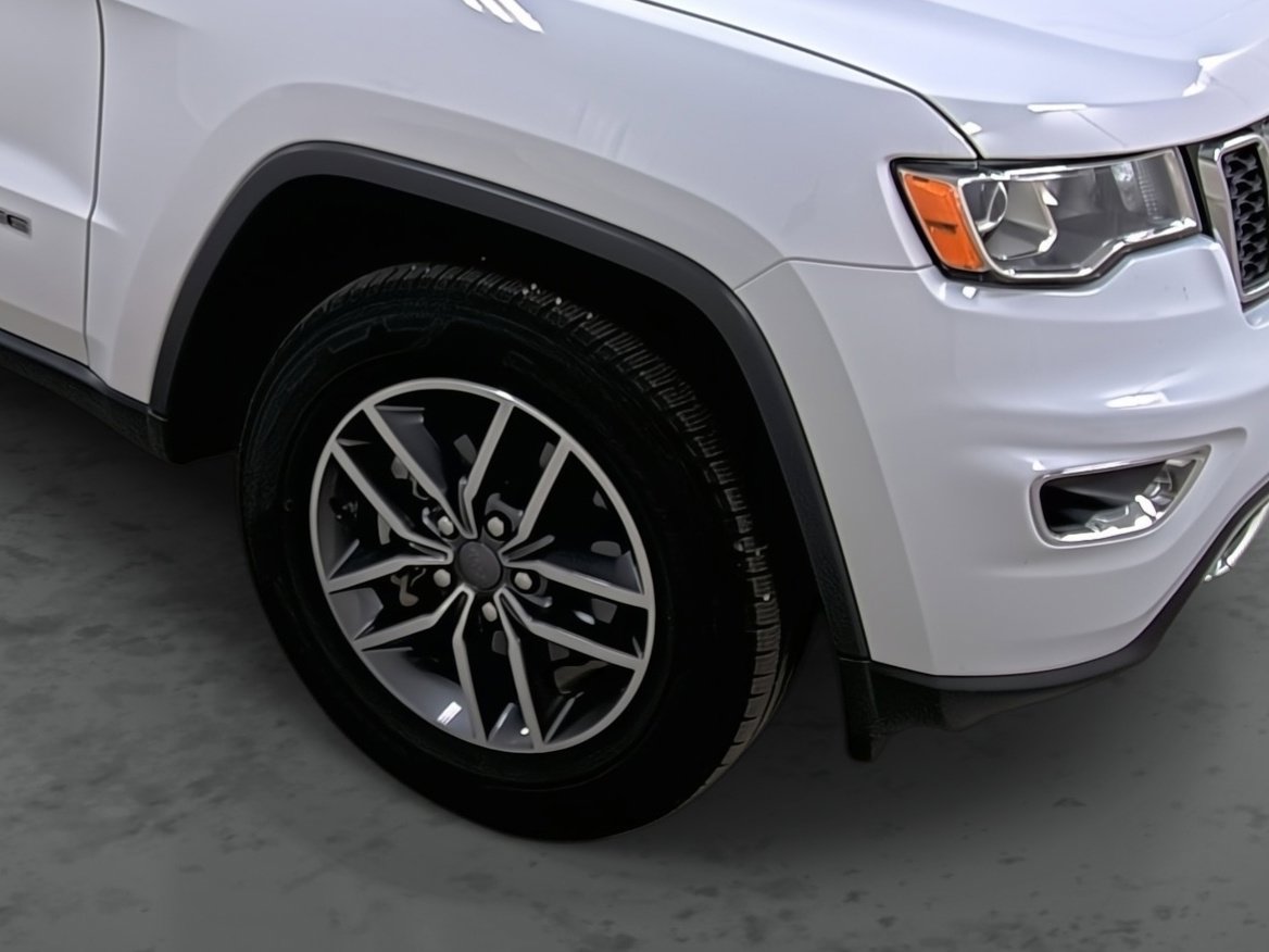 Used 2019 Jeep Grand Cherokee Limited AWD/4WD image 14