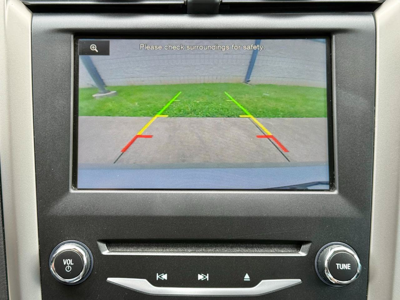 Used 2015 Ford Fusion SE w/ Equipment Group 502A FWD image 12