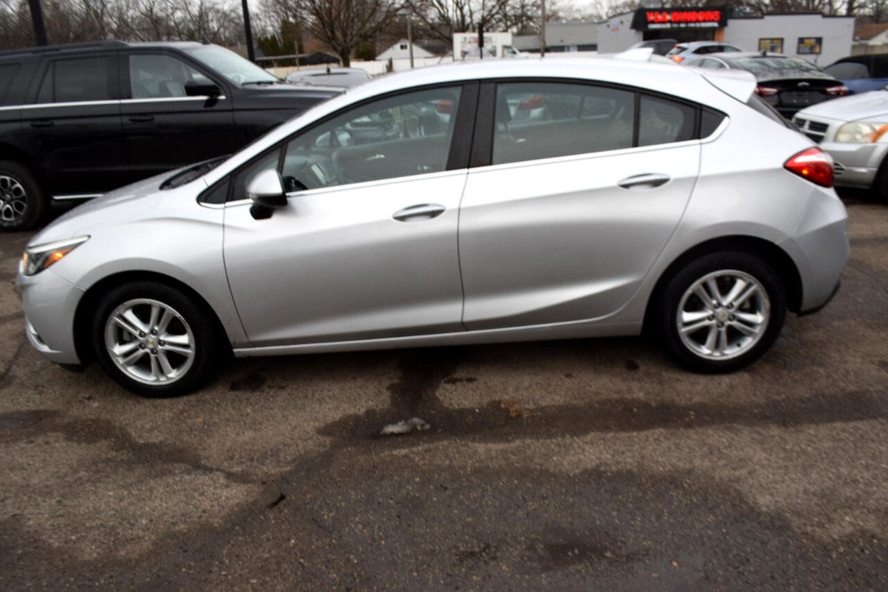 Used 2018 Chevrolet Cruze LT w/ Convenience Package image 9