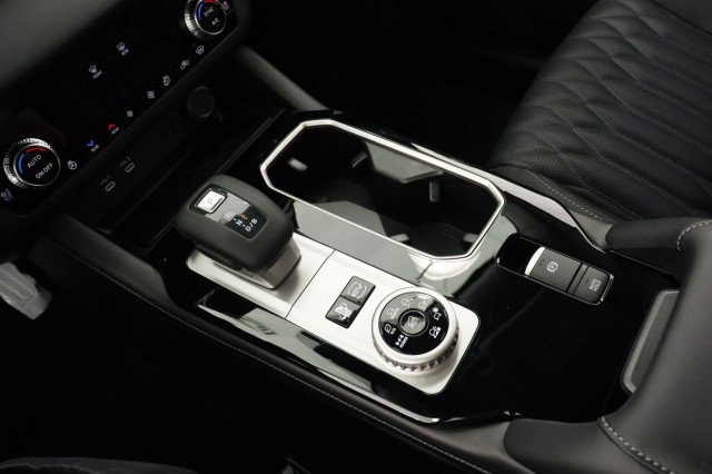 New 2026 Mitsubishi Outlander SEL AWD/4WD image 15