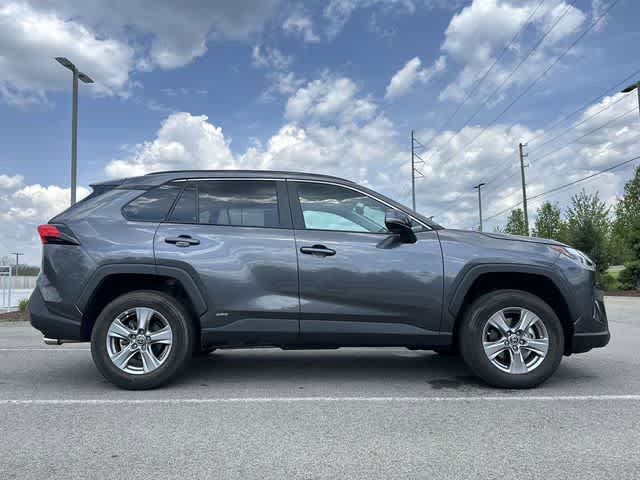 Used 2022 Toyota RAV4 XLE w/ Convenience Package AWD/4WD image 3