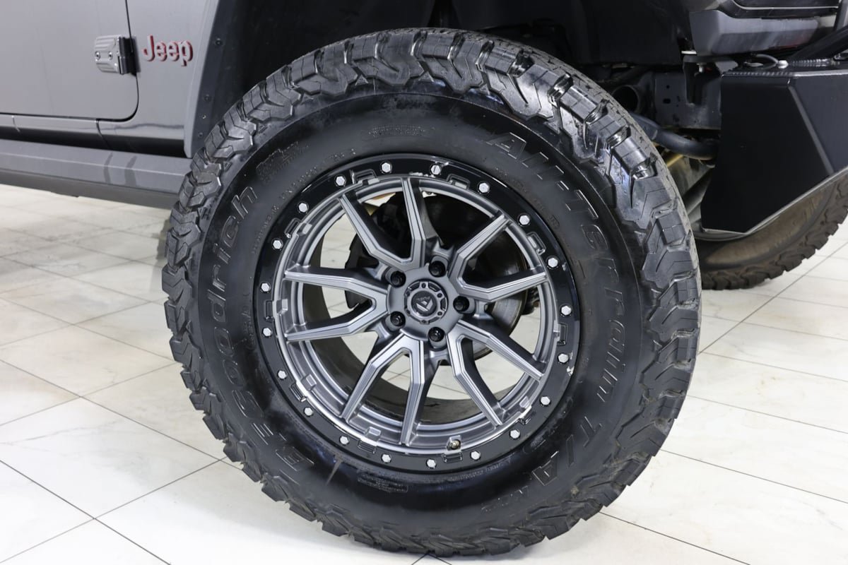 Used 2024 Jeep Wrangler Unlimited Rubicon w/ XTREMEE 35" Tire Package AWD/4WD image 13