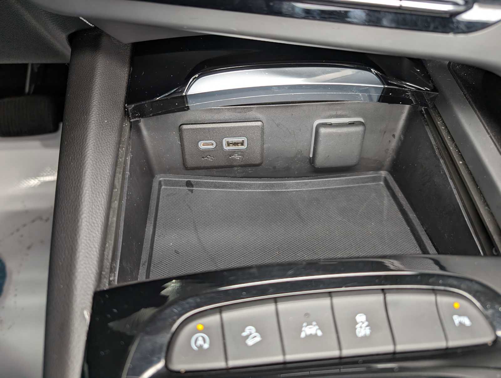 Certified 2023 Buick Envision Essence AWD/4WD image 31