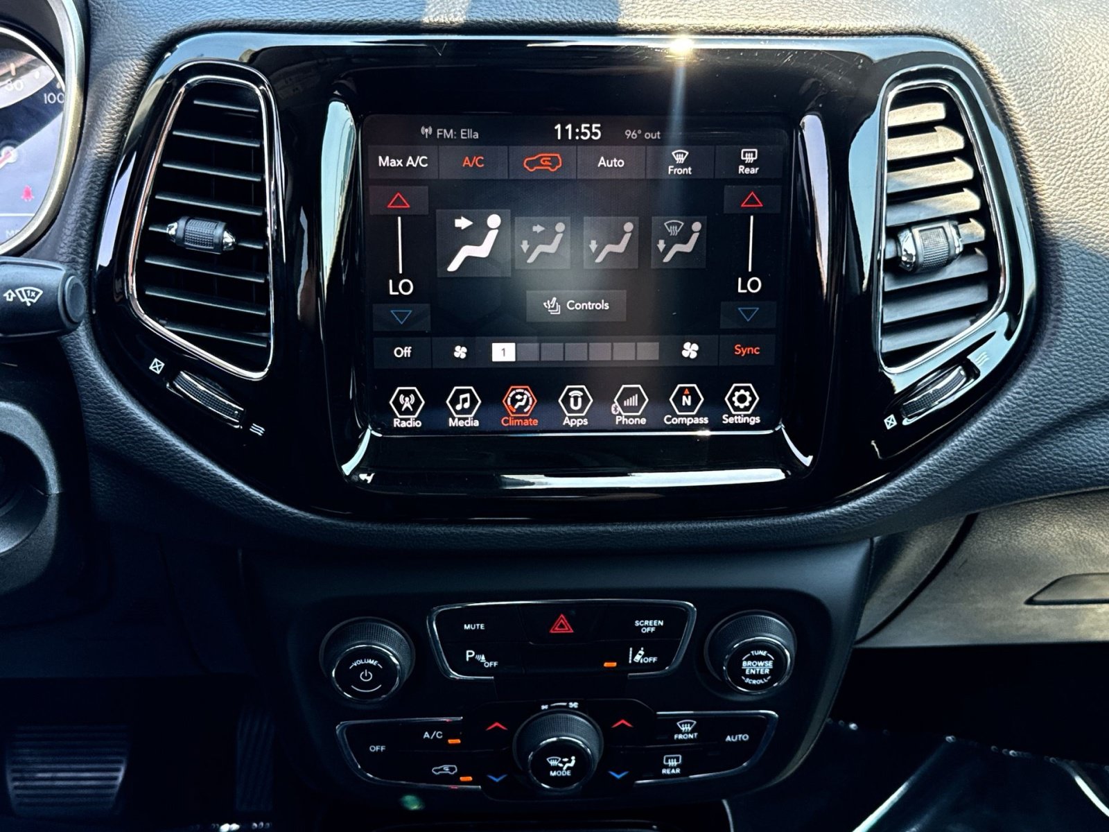 Used 2018 Jeep Compass Limited AWD/4WD image 21