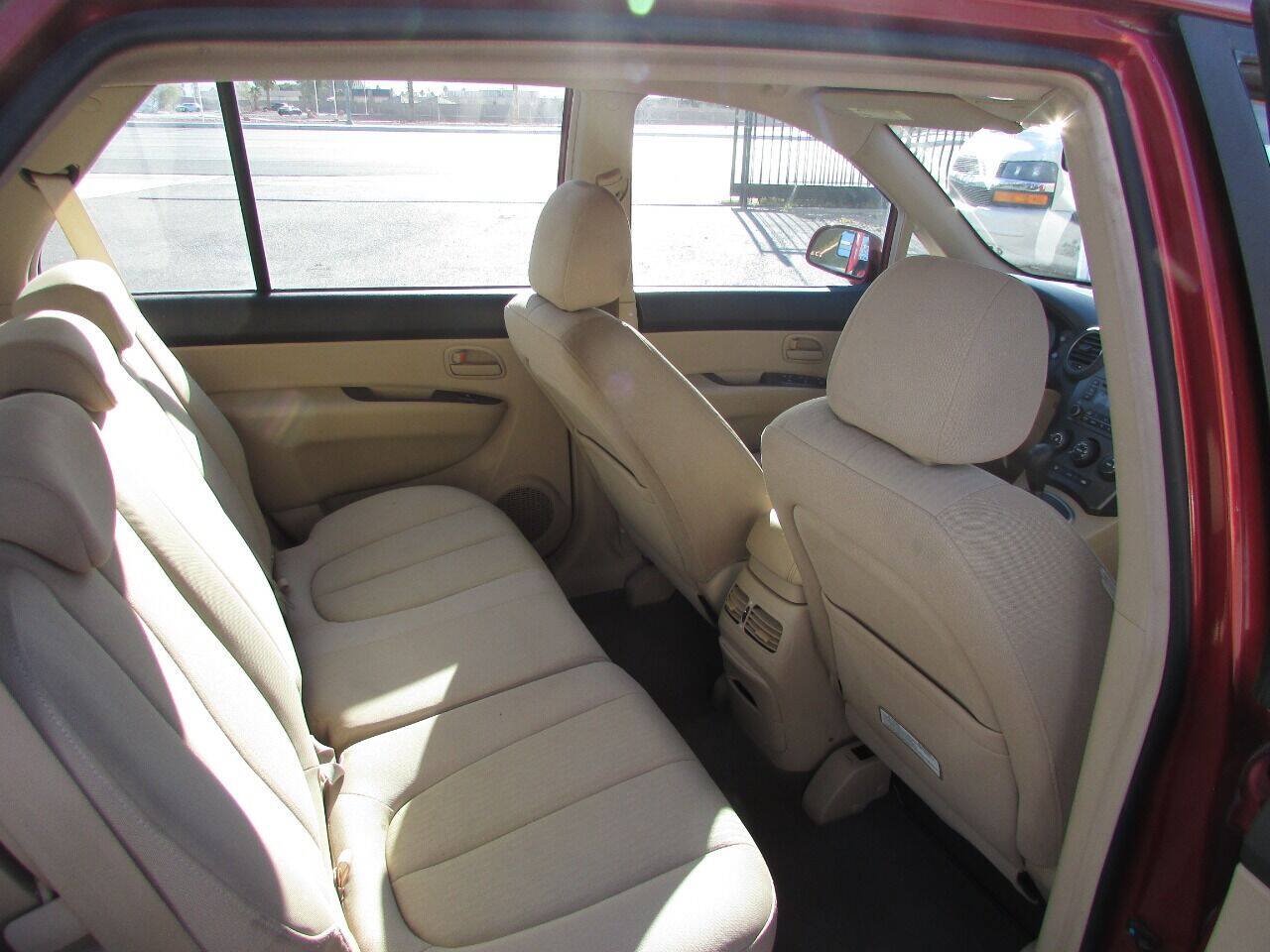 Used 2007 Kia Rondo LX w/ Convenience Pkg FWD image 32