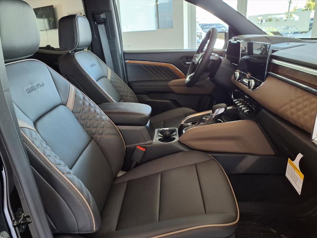 New 2026 GMC Canyon Denali w/ LPO, Denali Black Edition AWD/4WD image 5