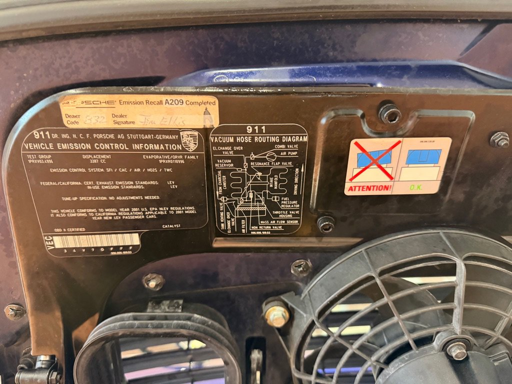 Used 2001 Porsche 911 Carrera 4 image 35