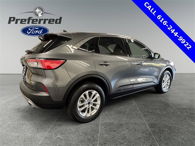 Used 2022 Ford Escape SE w/ Cold Weather Package image 3