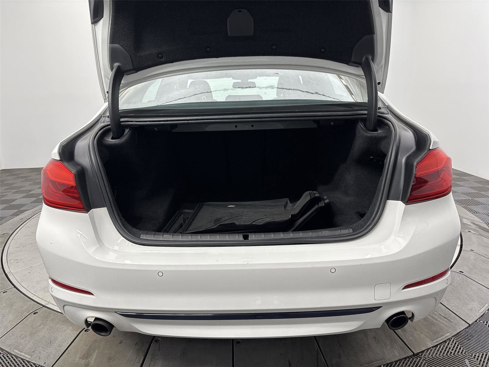 Used 2019 BMW 530i xDrive w/ Convenience Package AWD/4WD image 21