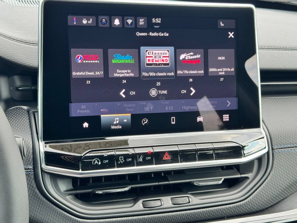 New 2026 Jeep Compass Latitude AWD/4WD image 21