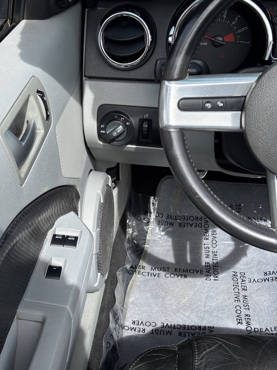 Used 2008 Ford Mustang Premium RWD image 25