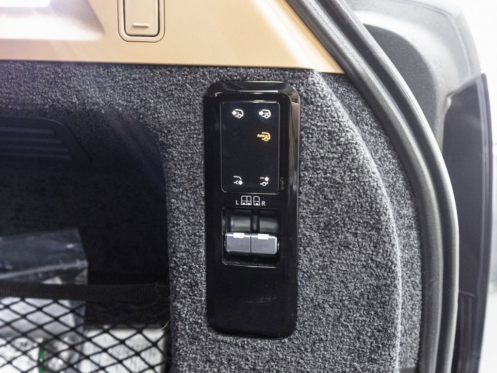 Used 2024 Land Rover Range Rover Autobiography AWD/4WD image 32